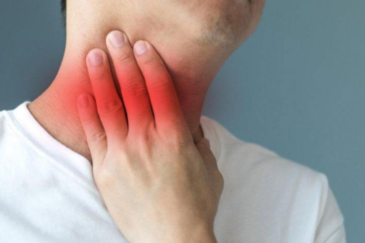 Nəfəs borusunda qida qalan kişi öldü 