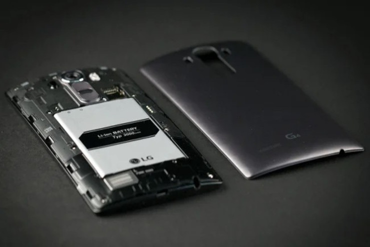 Batareyası çıxarılmayan  telefonların istehsalı nə vaxt dayandırılacaq?