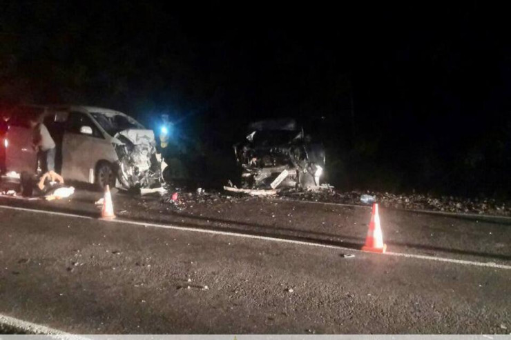 İki mikroavtobus toqquşdu, ölən və yaralananlar var