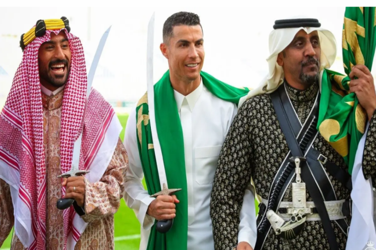 Ronaldo çox  qəlyan çəkir:   Bu, onun Messinin transferinə reaksiyasıdır?