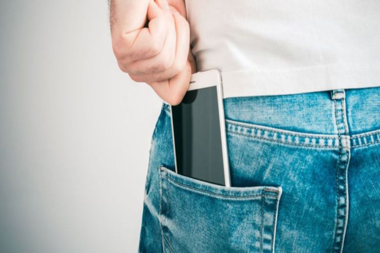 Telefonu  bu cibə   heç vaxt qoymayın: İstifadəçilərin səhvi