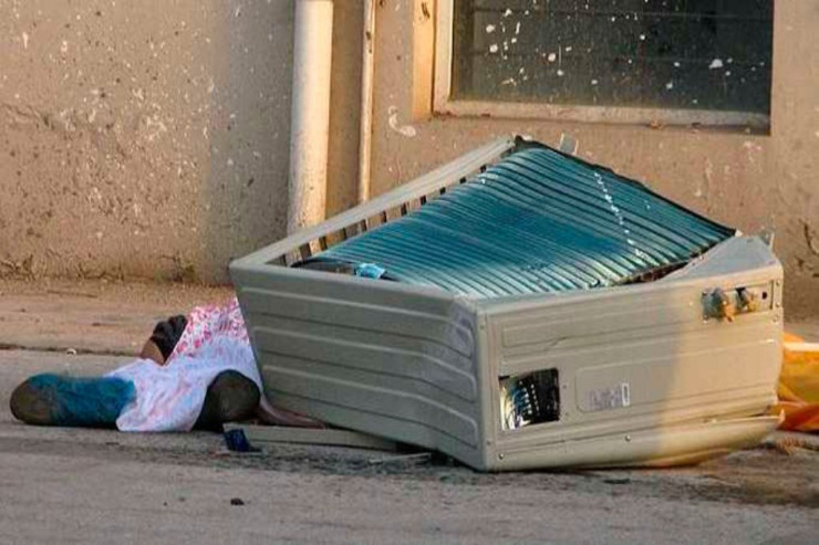 Tələbənin başına  kondinsioner   düşdü, öldü