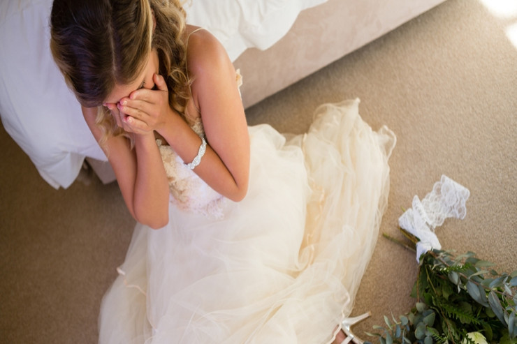 Bəyin xəyanətindən  toydan əvvəl   xəbər tutdu:  “Cəhənnəm məclisi”   qurdu