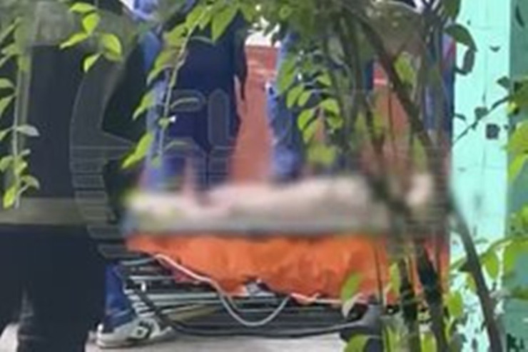 Sevgilisi ilə bir yerdə olan  çılpaq qız   9-cu mərtəbədən yıxıldı - VİDEO 