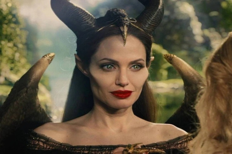 Çəkilişlərdə başlarına nələr gəlmədi? - Dişi çıxarılan, donan, kökələn ulduzlar 