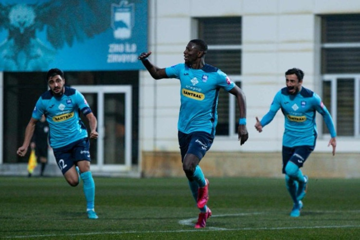 "Qarabağ" "Zirə"nin oyunçusunu aldı