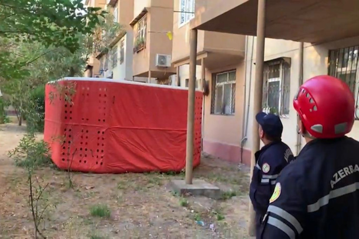 Bakıda intihara cəhdin qarşısını alındı -FOTO  -VİDEO 