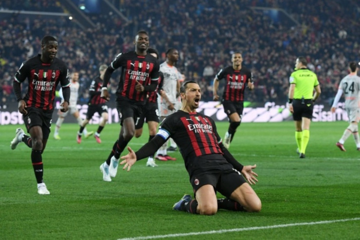 İbrahimoviç bu futbolçularla klub yaratdı: Messi, Ronaldinyo... 