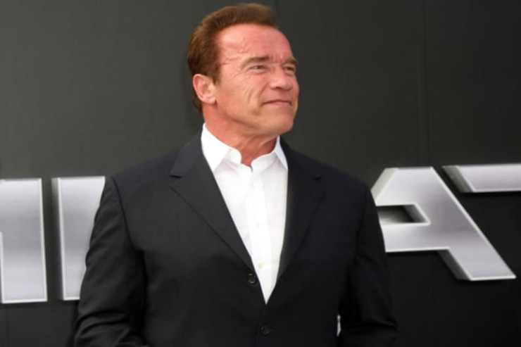 Öz doğma anası “Dəmir Arni”nin “mavi” olduğunu düşünürmüş