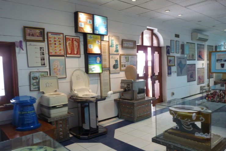 Bu da varmış – TUALET MUZEYİ -FOTO 