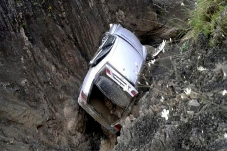 Şamaxıda avtomobil dağdan AŞDI 