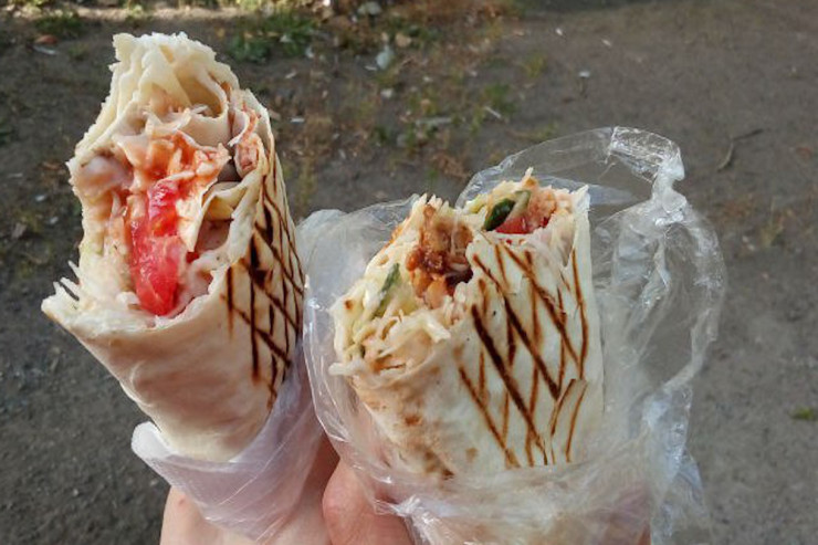 Şaurmadan 62 nəfər zəhərləndi