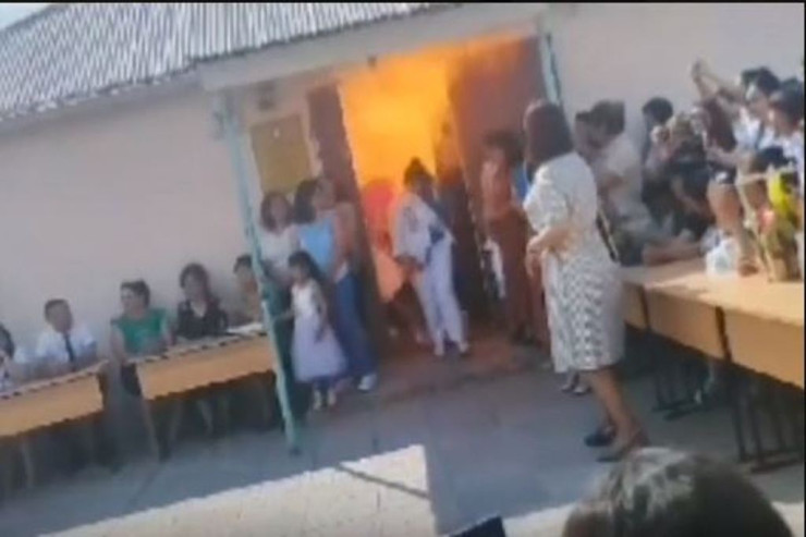 Azərbaycanda "Son zəng" tədbirində  təhlükəli ANLAR - VİDEO 