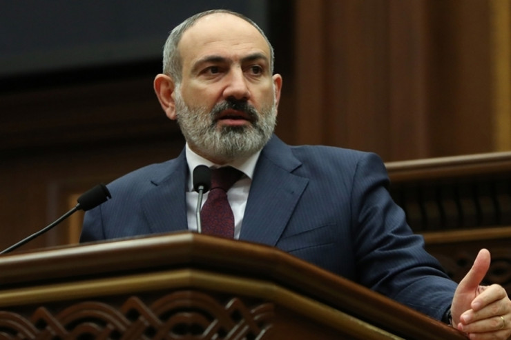 Paşinyan Ermənistanın gerbi barədə: Bunun bizə nə dəxli var? 