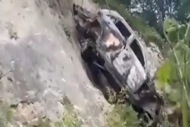 Bacılarının intiharında günahlandırılan  üç bacıdan   DƏHŞƏTLİ ƏMƏL - Özlərini yandırdılar -  VİDEO  