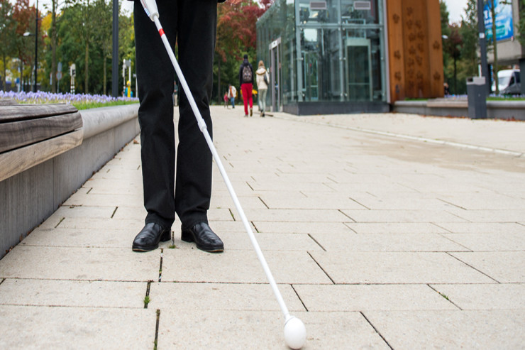 Kor kişini idman zalından çıxardılar – QADINLARA BAXIRMIŞ 