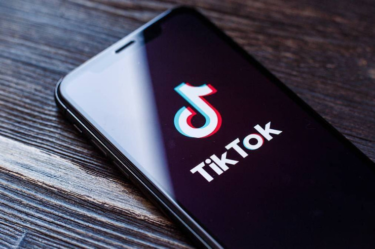 "Tiktok"da kreditlə qızıl satan tutuldu - FOTO 