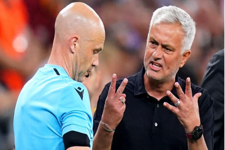 Mourinyo  istefa   verdi