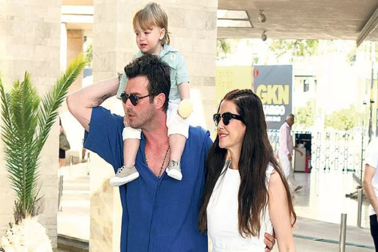 Kıvanç Tatlıtuğunun oğlu  ilk dəfə görüntüləndi 