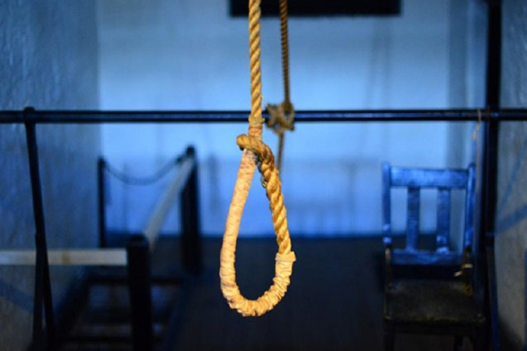 Azərbaycanda DƏHŞƏT:  Məktəbin eyvanında özünü asdı