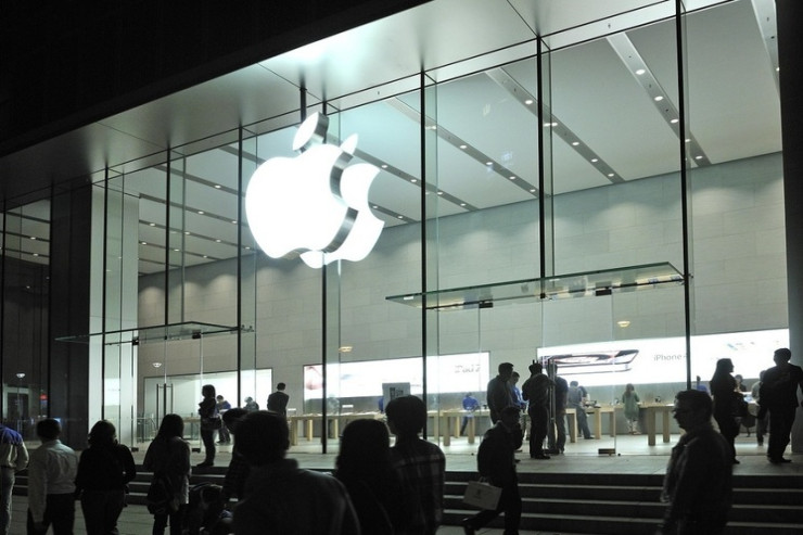 "Apple"ın kapitalı 3 trilyonu  keçdi