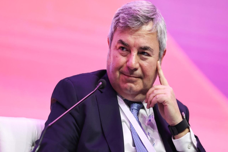 Səfir dənizdə çimərkən ürəktutmasından öldü