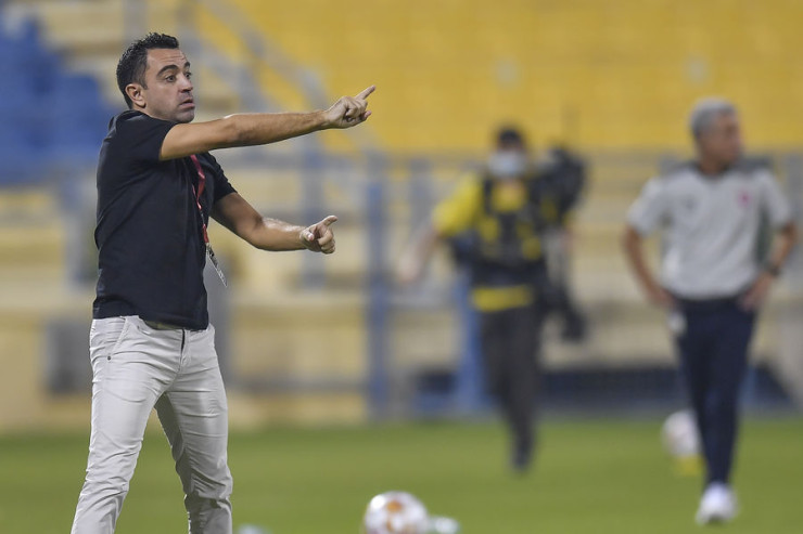 Xavi "Real"ın oyunçusunu söydü,  sarı vərəqə aldı
