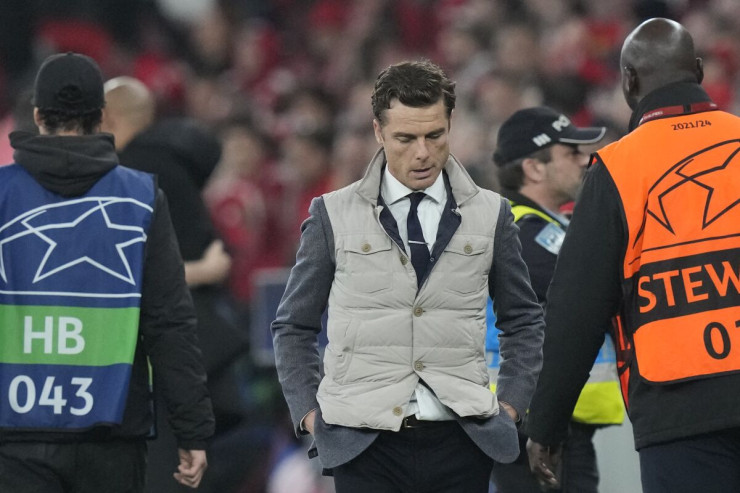 Komanda  7:1 uduzdu:   Məşqçi QOVULDU