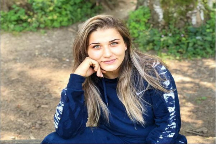 Qadın güləşçimiz: "8 martı  QEYD ETMİRƏM  "