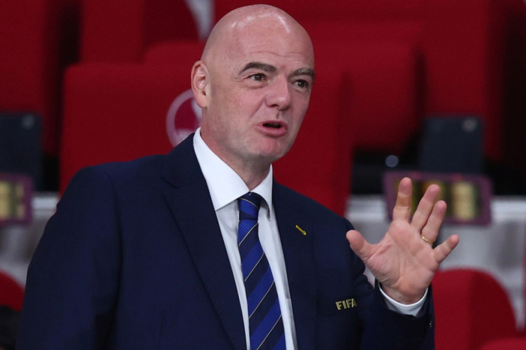 FİFA prezidentinə qarşı  istintaq dayandırıldı 