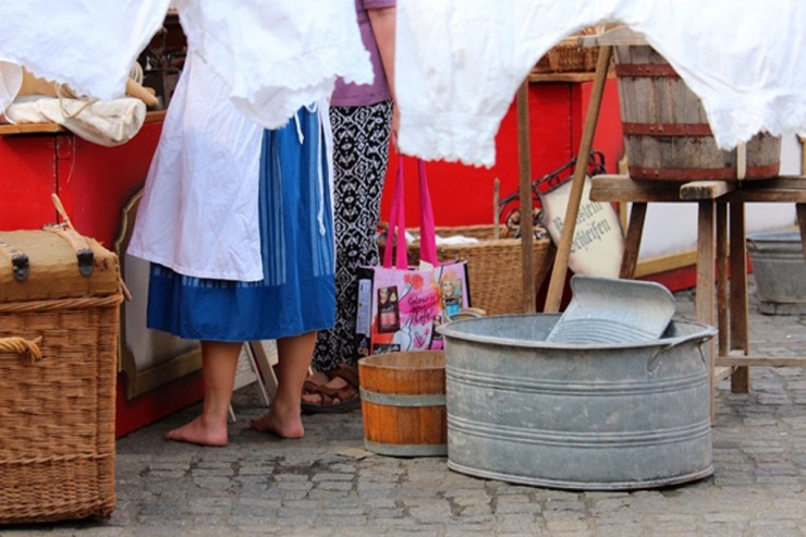 Keçmiş ərini 25 illik ev işinə görə MƏHKƏMƏYƏ VERDİ:  204 min...