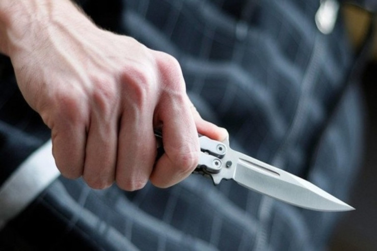 Gəncə sakini  tanışını   BIÇAQLADI