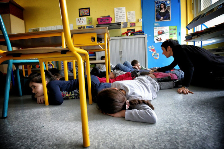 Toya dəvət edilənlərə UŞAQLARI YEMƏK  təklif olundu