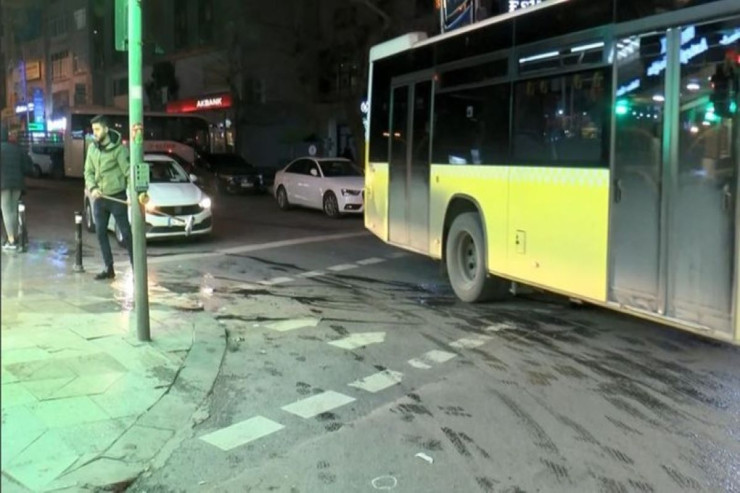 Küçədə atışma: Biri uşaq olmaqla  4 nəfər...  