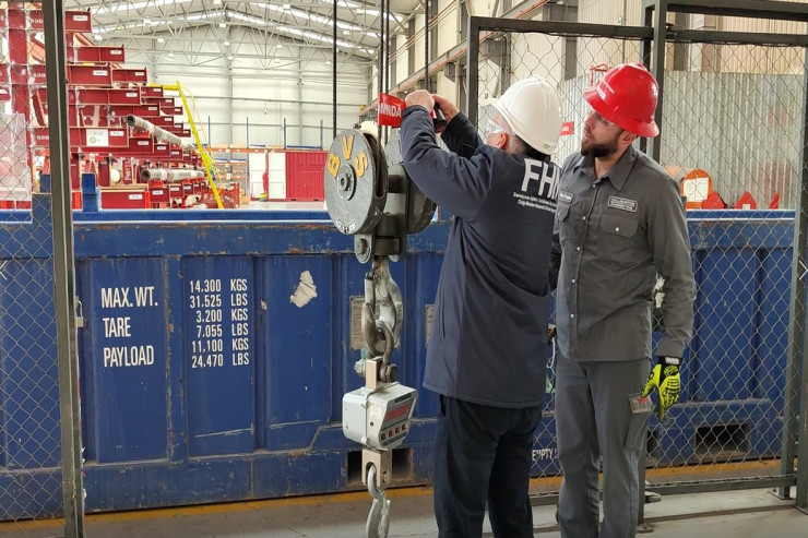 Bakıda  təhlükəli kran : İşini belə dayandırdılar -  VİDEO 