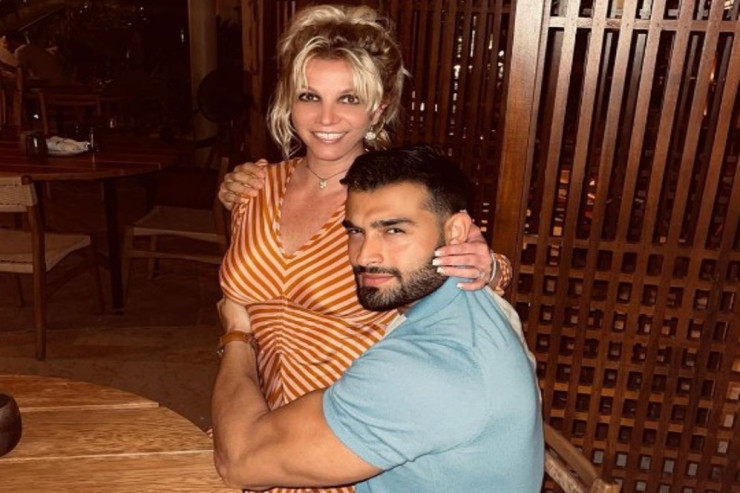 Britni Spirs uzun müddət sonra əri ilə FOTO  paylaşdı