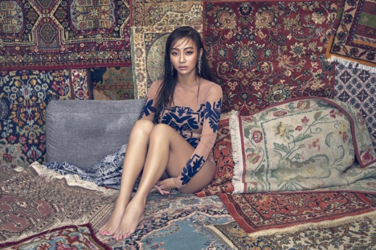 Özbəklər və taciklər niyə hamısı  bir yerdə,   döşəmədə yatır?