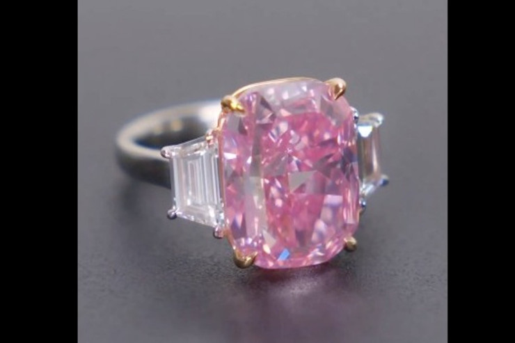 Bu brilyant  35 milyon dollara   satılır