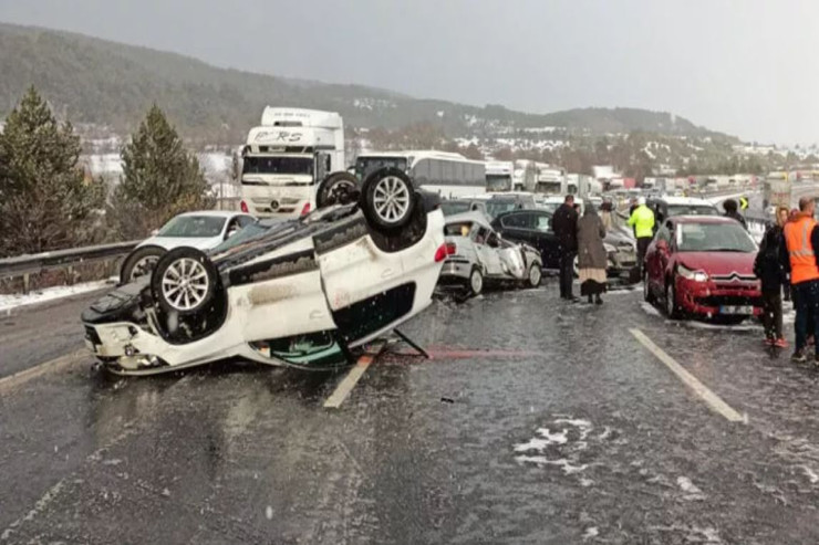 60-a yaxın avtomobil toqquşdu, 10 nəfər... 