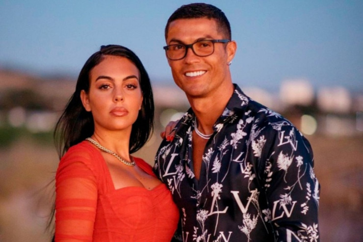 Ronaldunun sevgilisi "tverk"  etdi -VİDEO 