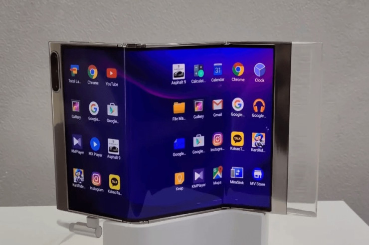 “Samsung”dan iki yerdən  qatlana bilən telefon  