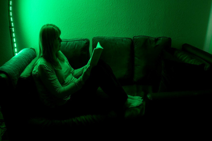 Yaşıl işıq niyə ağrıları  aradan qaldırır?  