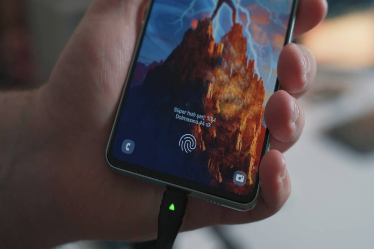 Telefonların doldurulması zamanı yaranan problemlərin səbəbi nədir?  