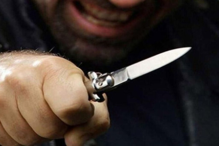 Bakıda DƏHŞƏT:  50 yaşlı kişinin boğazını kəsdi 