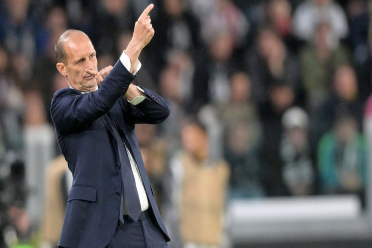 Ronaldonun komandasının  baş məşqçisi   ola bilər