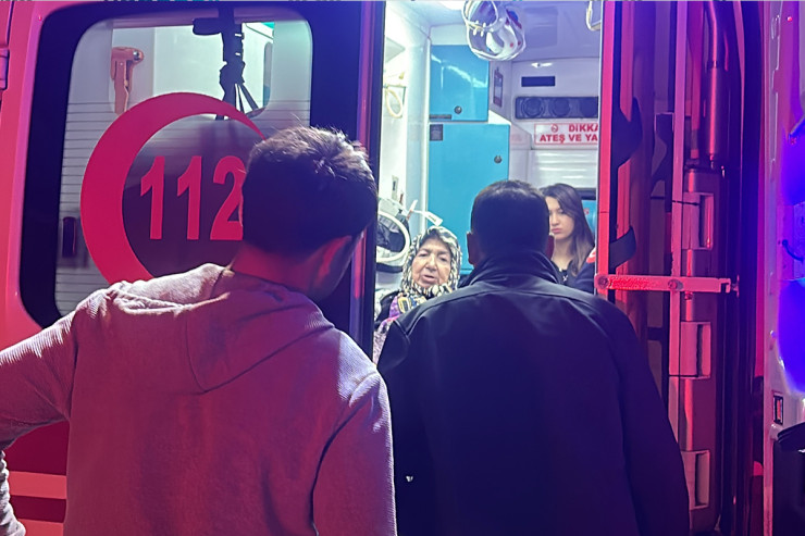 Zəlzələdə evi dağılan qoca qadını sürüyüb 1 milyonluq qızılını oğurladı - VİDEO 