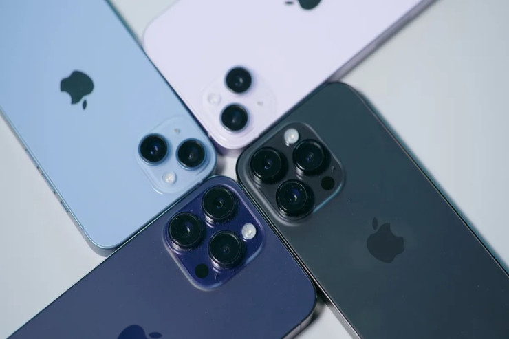 "Apple" smartfonlarını qəsdən KÖHNƏLDİR 