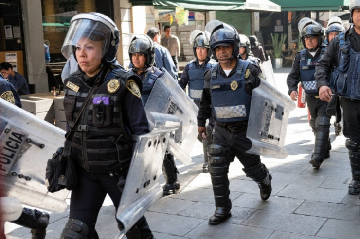 Avtomobil yarışında gülləbaran: 10 ÖLÜ   