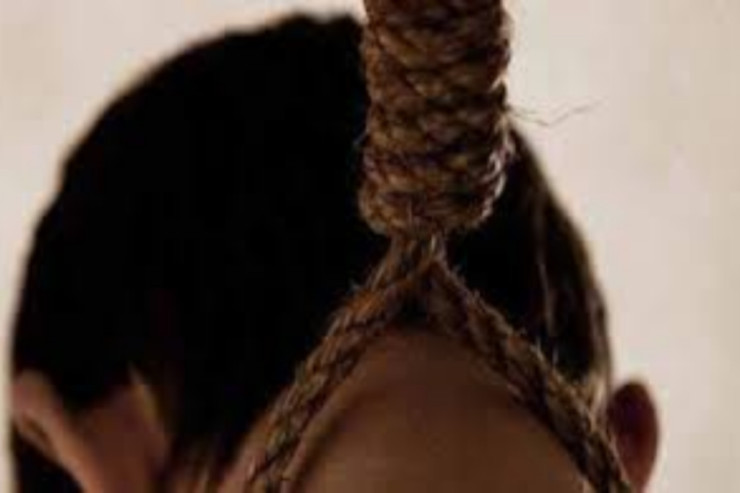 Bakıda DƏHŞƏT:  54 yaşlı kişi  turnikdən özünü asdı 