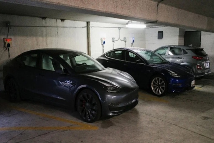 İki məşhur avtomobil markası "TikTok" ilə PROBLEM YAŞAYIR 